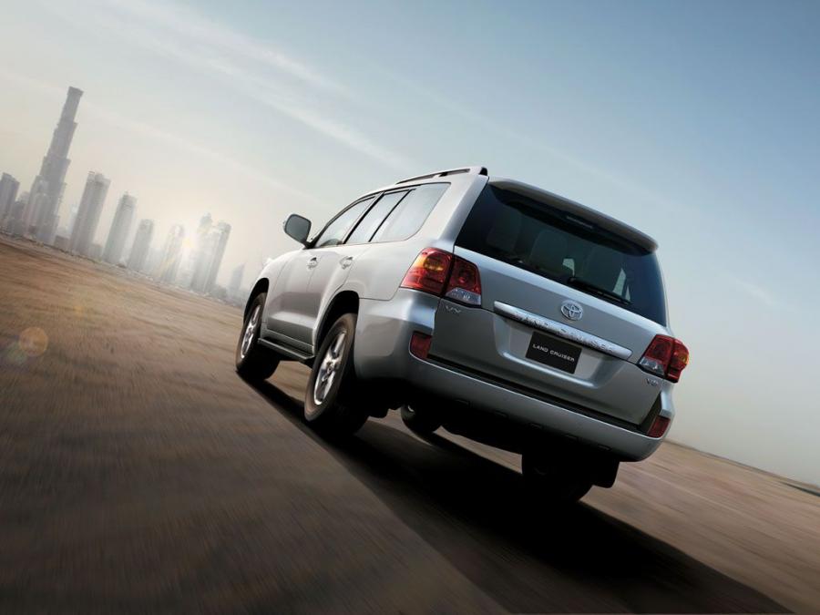  Toyota Land Cruiser 200 VX-R 2012 года  (UAE) (фото 7 из 7)